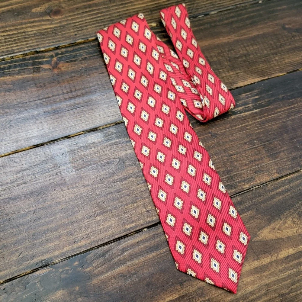 Jos A Bank Made in Italy Men's Neck Tie Silk - Red‎